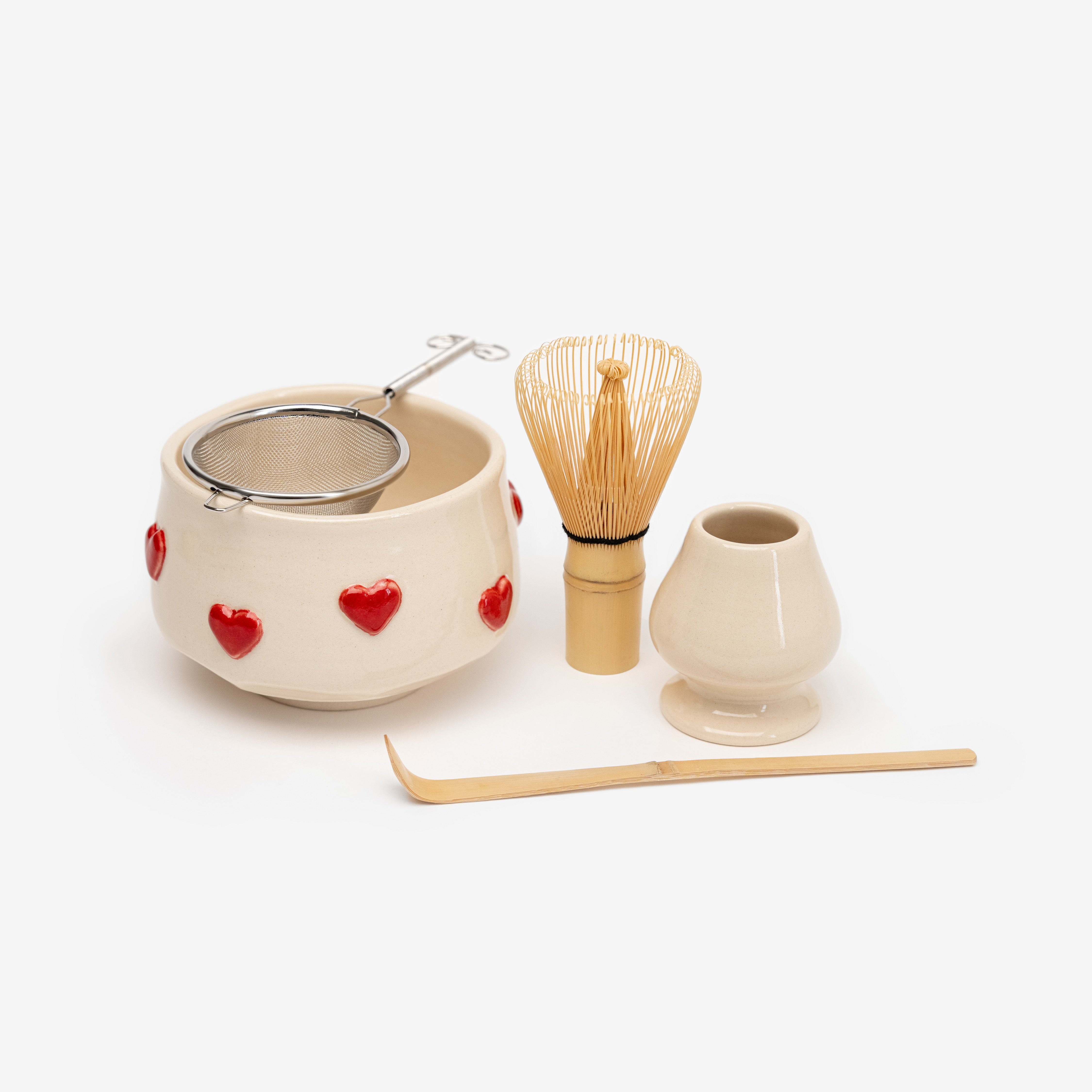 Набір для приготування матча бежевого кольору: чаван з сердечками, вінчик часен, ложечка часаку, підставочка наоші, Купити Київ в красивій подарунковій упаковці, безкоштовна доставка