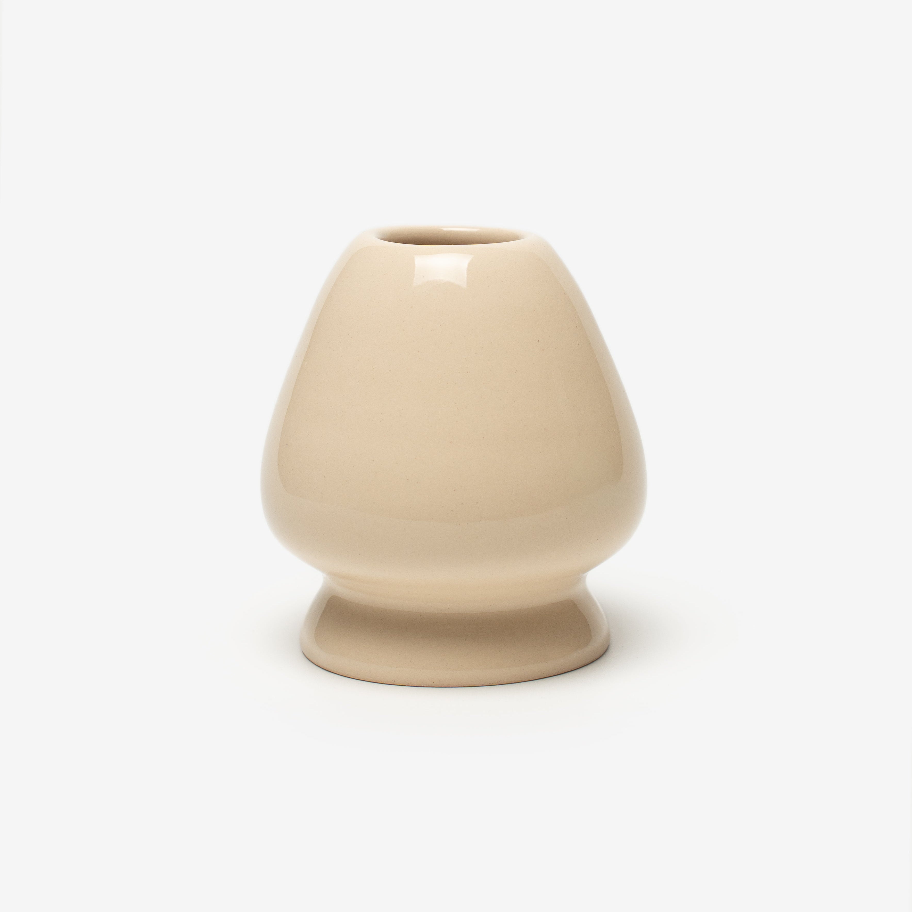 Натхненний зіркою-провідницею, яка допомагає мандрівникам знаходити шлях навіть у найтемнішу ніч.
Керамічна підставка Наоші (кусенаоші) призначена для зберігання бамбукового вінчика Часен. В цьому дизайні вона доповнює різдявний чаван та додає свята у звичні ритуали

Основне завдання наоші - висушити вінчик у вертикальному положенні, струнами донизу і зберегти його зовнішній вигляд, чистоту і довговічність роботи.

 “Christmas Star”